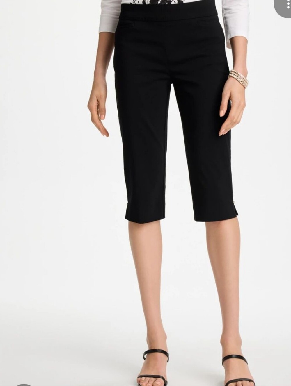 Chico's So Slimming Brigitte Slim Capri Crop In Black NWT Size 0.5 Or Size 6